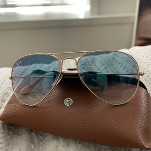RAY BAN BLUE AVIATORS